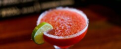 Einen Frozen Margarita Las Vegas Style vereint den klassischen Margarita-Kern mit dem typischen Vegas-Twist. --- Bild: Tai's Captures auf Unsplash