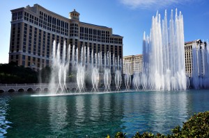 Einmal vor den berühmten Fountains des Bellagio in Las Vegas stehen? - Der Urlaubskredit lässt diesen Traum in Erfüllung gehen -- Photo Credit: volksfest-grafenwoehr.de