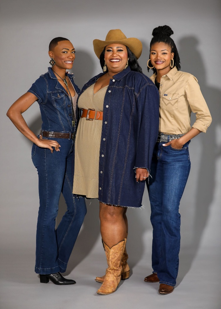 Chapel Hart – das starke Frauentrio, das Soul, Gospel und Country zu einem neuen Southern Sound vereint. Von Links nach Rechts: Trea Swindle, Danica Hart, Devynn Hart -- Bild/Credit: Alexis Carter
