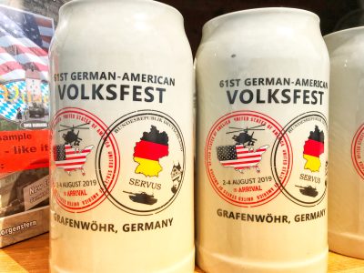 Masskrug des Deutsch-Amerikanischen Volksfest Grafenwöhr 2019 -- Bild: volksfest-grafenwoehr.de