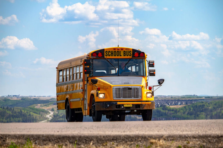 Amerikanischer Schulbus (Symbolbild) -- Bild: Denisse Leon auf Unsplash