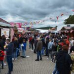 Zum 50. Deutsch-Amerikanischen Volksfest strömten am 5. Mai 2024 zahlreiche Besucherinnen und Besucher auf den Festplatz des Joint Multinational Readiness Center in Hohenfels. -- Bild: U.S. Army / Bryan Gatchell, USAG Bavaria Public Affairs