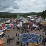 Zum 50. Deutsch-Amerikanischen Volksfest strömten am 5. Mai 2024 zahlreiche Besucherinnen und Besucher auf den Festplatz des Joint Multinational Readiness Center in Hohenfels. -- Bild: U.S. Army / Bryan Gatchell, USAG Bavaria Public Affairs