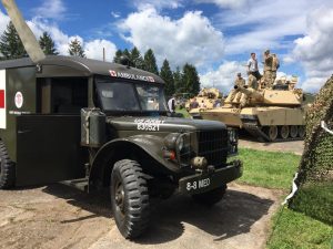 Deutsch-Amerikanisches Volksfest Grafenwöhr 2017 - Ausstellung von Militärfahrzeugen und historischen Militärfahrzeugen. -- Bild: volksfest-grafenwoehr.de