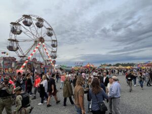 Kleines Riesenrad auf dem Deutsch-Amerikanischen Volksfest Grafenwöhr 2023 - Bild: U.S. Army Garrison Bavaria