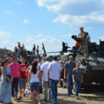 Deutsch-Amerikanisches Volksfest Grafenwöhr: Ausstellung der Militärfahrzeuge der Bundeswehr und US-Armee. - Bild: U.S. Army Garrison Bavaria