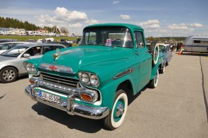 Chevrolet Apache Pickup von 1958 auf dem Deutsch-Amerikanischen Volksfest Hohenfels. -- Bild: USAG Bavaria, Hohenfels / Norbert Wittl