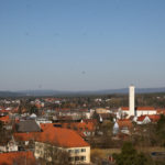 Blick über Grafenwöhr vom Wasserturm auf dem Truppenübungsplatz - Bild: volksfest-grafenwoehr.de